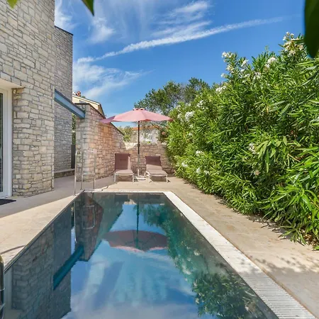 Tatil Evi Beautiful In With Wifi Fažana